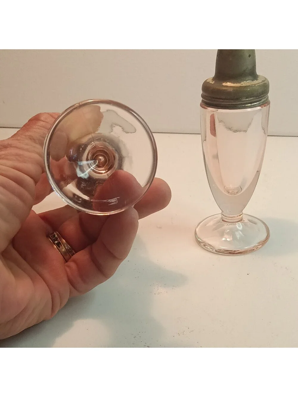 Depression Glass Pink Salt & Pepper Shakers Set w/ Metal Lids VTG